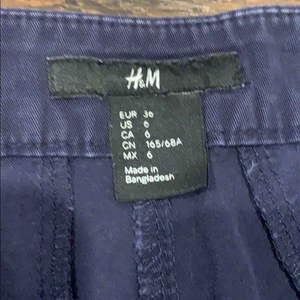 H&M blue navy shorts size 6 - Picture 2 of 5